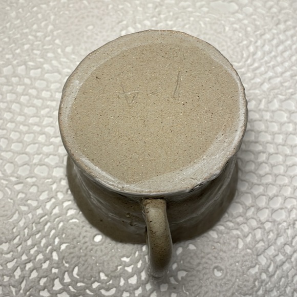 Handcrafted pottery mug - Picture 6 of 7